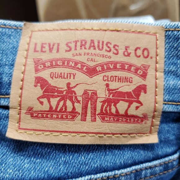 Levis Jeans Womens 28 Blue Wedgie Straight Stretch Button Fly Frayed Hem - Picture 2 of 14